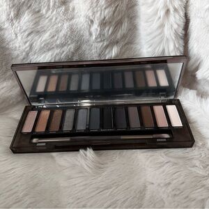 Urban Decay Naked Smoky Eyeshadow Palette